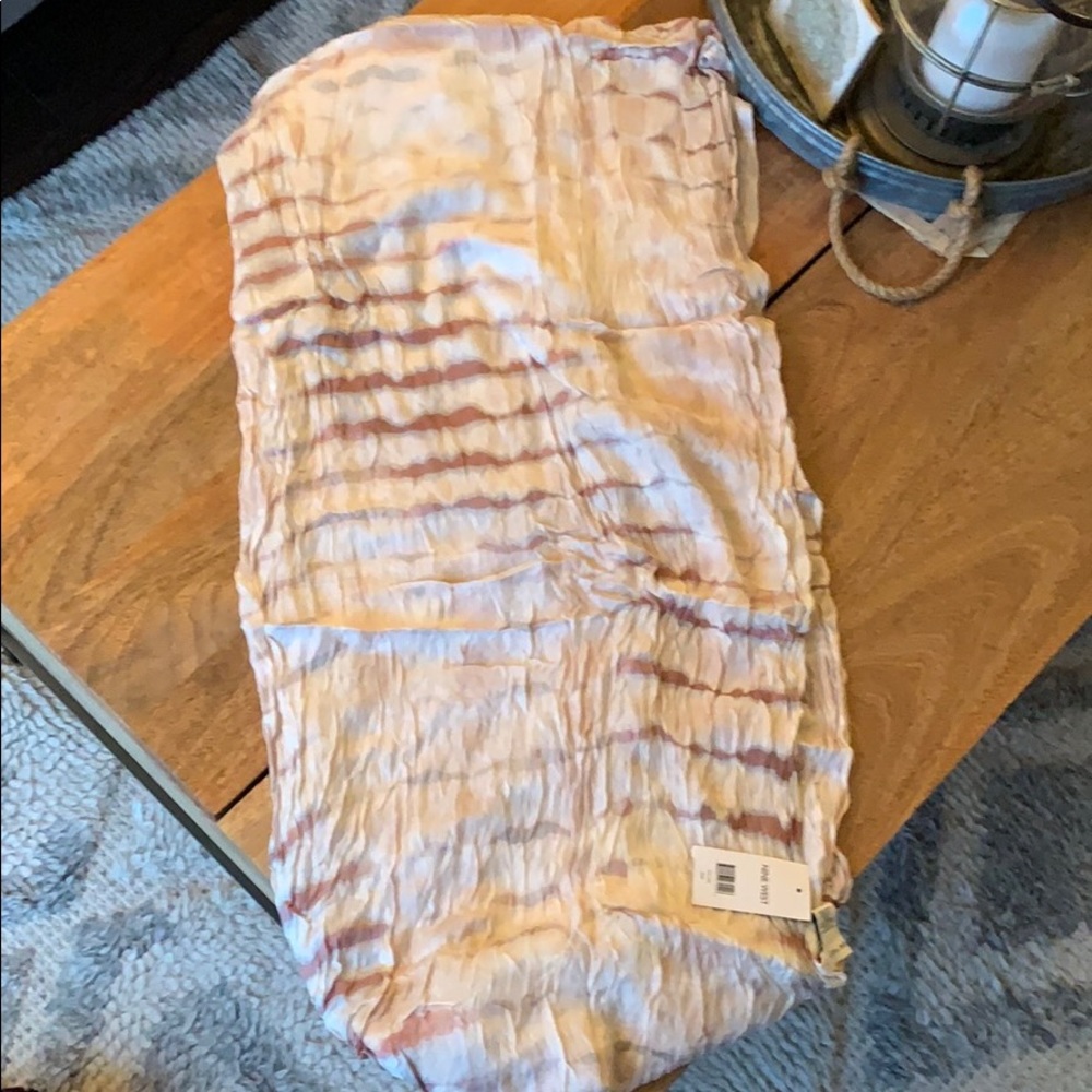 Nine West blush pink scarf with maroon accent